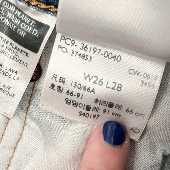 👖 Levi’s 501 Slim Taper Mid-rise Jeans (Medium Wash) 👖 - Picture 6 of 9